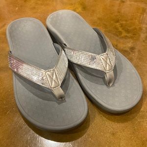 Vionic Tide Toe Post sandals 🩴